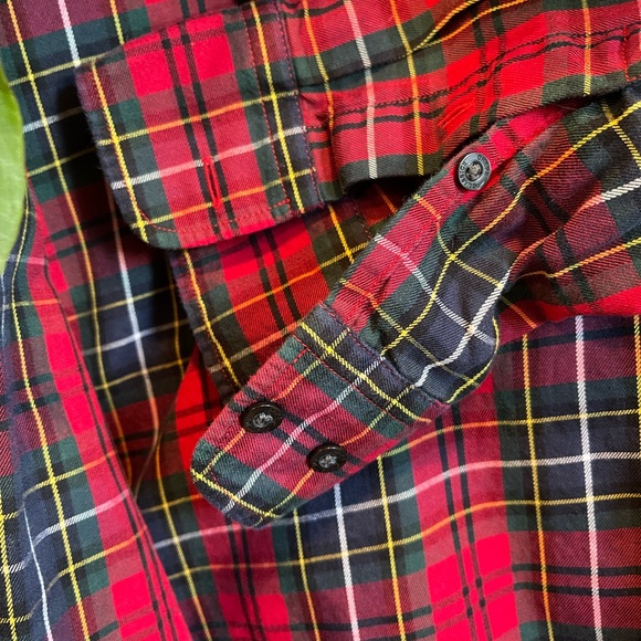 Chaps Classic Holiday Plaid Button Down! - Picture 5 of 10